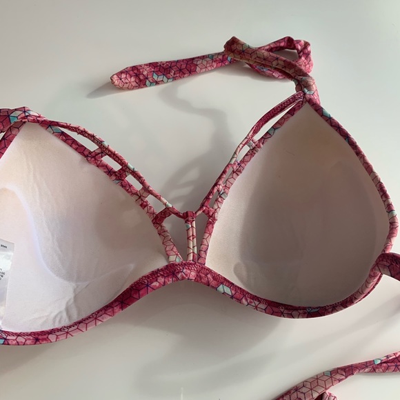 Bikini - Picture 3 of 5